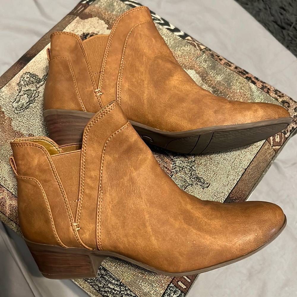 Circus by Sam Edelman ankle boots